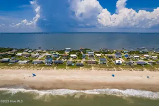 405 Ocean Drive, Emerald Isle, NC 28594 – photo 6: 41-web-or-mls-cchadwick-visuals-405-ocea
