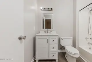 114 Jenny Lane, Havelock, NC 28532 — 3-bedroom townhome in Village Park, Havelock, NC, photo 23 of 37: MasterBath