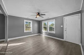 1402 Wooster Street, Wilmington, NC 28401 – photo 4: 27-web-or-mls-IMG_9494