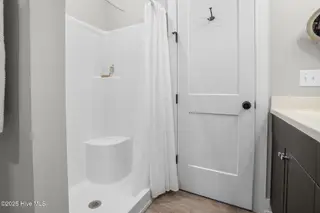 624 N 6th Street, Wilmington, NC 28401 – photo 22: Walk In Shower