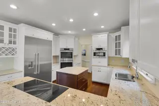611 Creekwood Drive, Trent Woods, NC 28562 – photo 4: 611 Creekwood Drive