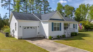 452 Woodland Drive, Swansboro, NC 28584 — 3-bedroom home in Hadnot Creek, Swansboro, NC, photo 2 of 30: 452 WOODLAND (4)