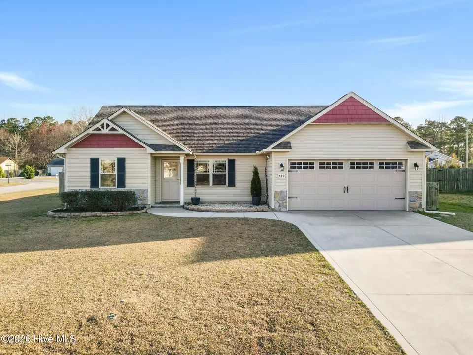 224 Breakwater Drive, Sneads Ferry, NC 28460 – photo 1 of 60: 2_DJI_0586