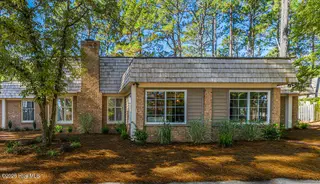 140 Love Thirty Lane, Pinehurst, NC 28374 — 3-bedroom townhome in Lawn and Tennis, Pinehurst, NC, photo 2 of 28: 260926-140Love30Lane-5029-3