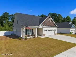 821 Fairway Road, Ayden, NC 28513 – photo 9: large-019e5063-d5c0-71e7-b0fc-36ee5b7c9d