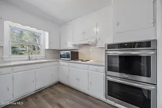 2704 Shawnee Place, Greenville, NC 27834 – photo 13: 34-web-or-mls-IMG_7052
