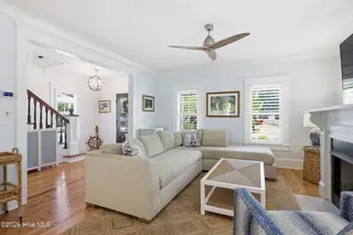 910 Ann Street, Beaufort, NC 28516 – photo 15: Living Room