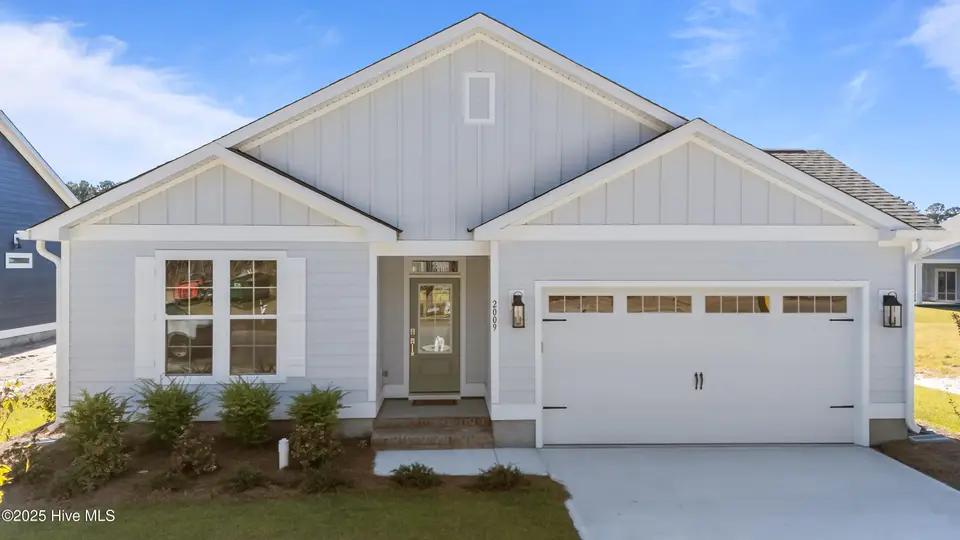 2009 Brighton Drive, New Bern, NC 28562 – photo 1 of 35: 1-print-DJI_20251021114836_0030_D