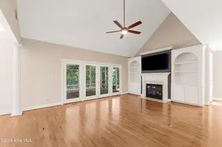 573 Coral Ridge Road, Pine Knoll Shores, NC 28512 – photo 15: Living room