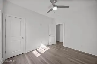 2100 Dartford Drive A, Greenville, NC 27834 – photo 17: 17-web-or-mls-BLS_0036
