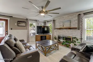 311 Nun Street, Wilmington, NC 28401 – photo 5: IMG_2393_4_5_6_7