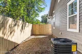 513 S 13th Street, Wilmington, NC 28401 – photo 22: 023_513_south_13th_street-23_817