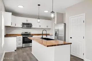 124 Fieldcrest Lane, Beulaville, NC 28518 — 3-bedroom manufactured home, Beulaville, NC, photo 15 of 29: 124fieldcrest15