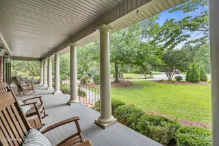 2005 Grenville Court, Trent Woods, NC 28562 – photo 4: 9-web-or-mls-0C0A1599