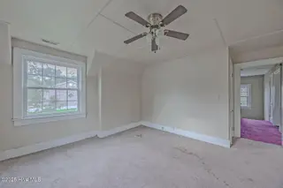 221 W Main Street, Wallace, NC 28466 — 4-bedroom home, Wallace, NC, photo 18 of 26: c6ffc637-9b23-4a68-a3ce-5a2a45f54c53-thu
