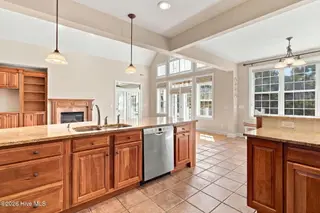 3623 Wingfoot Drive, Southport, NC 28461 — 3-bedroom home in St James, Southport, NC, photo 11 of 64: kitchen