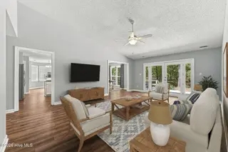 1122 Barkentine Drive, New Bern, NC 28560 – photo 3: Living Room