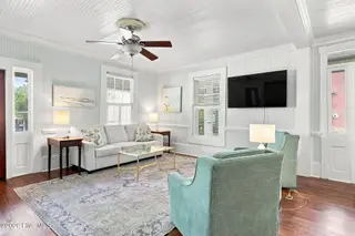 913 Bridges Street, Morehead City, NC 28557 – photo 4: Living Room