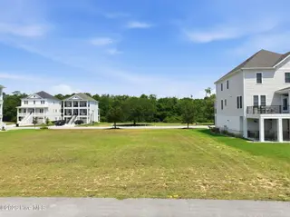 211 210 Colleton Square, Newport, NC 28570 – photo 13: 14-web-or-mls-211 Colleton Square 012