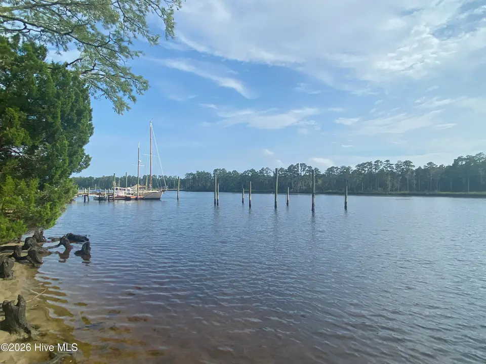 5316 134 Trade Winds Road, New Bern, NC 28560 – photo 1 of 15: IMG_8340