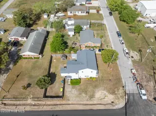 2501 Avery Street, Morehead City, NC 28557 – photo 10: 10-web-or-mls-2501 Avery St 010