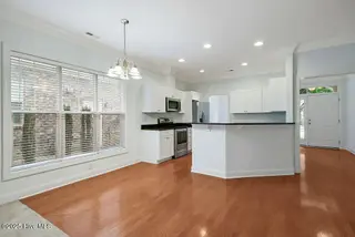 5004 Whitner Drive, Wilmington, NC 28409 — 4-bedroom home in Holly Glen Estates, Wilmington, NC, photo 12 of 45: 5004WhitnerDrive-11