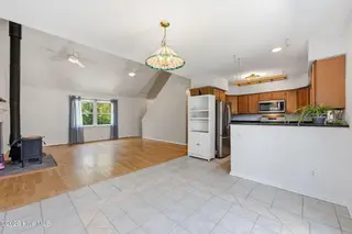 913 Hearthside Court, New Bern, NC 28560 – photo 12: Dining/Living Room