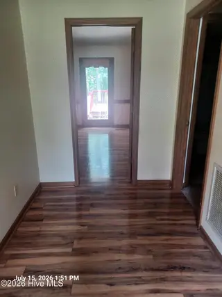 1609 Munroe Lane, Goldsboro, NC 27534 – photo 4: hall