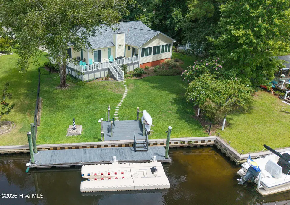 109 Commander Circle, New Bern, NC 28562 – photo 1 of 61: Back of Home