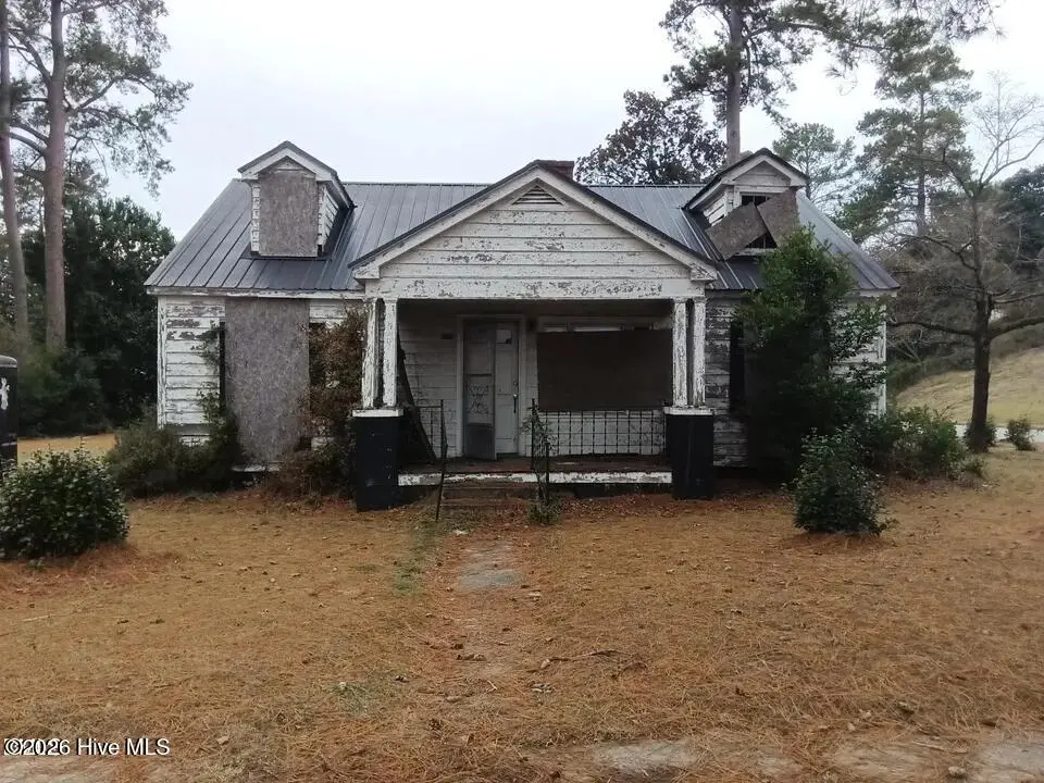 112 N Secrest Street, Kinston, NC 28501 – photo 1 of 13: Front