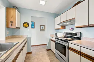 1308 Ocean Drive, Emerald Isle, NC 28594 – photo 23: kitchen