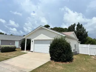 5195 Minnesota Drive SE, Southport, NC 28461 — 3-bedroom home in South Harbour Village, Southport, NC, photo 2 of 18