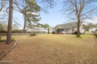 304 Fishing Creek Drive, New Bern, NC 28562 – photo 17: 9-web-or-mls-0C0A5660