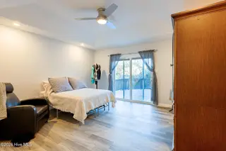 208 Eighth Street, New Bern, NC 28560 — 3-bedroom home in Trolley Run, New Bern, NC, photo 18 of 61: 3 Bedroom 2 Baths