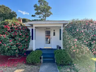 2205 Bay Street, Morehead City, NC 28557 – photo 4: Camelias in bloom