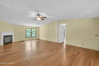 2092 John Henry Store Road, Currie, NC 28435 — 3-bedroom manufactured home, Currie, NC, photo 8 of 30: 7_2092 john henry store rd-00007
