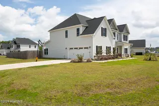 204 W Broughton Lane, Rocky Point, NC 28457 – photo 4: BroughtonW204-1FShaneL33A4556 copy