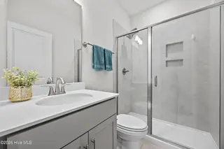 439 Sugar Cove, Wilmington, NC 28411 — 5-bedroom home in Scotts Hill Village, Wilmington, NC, photo 21 of 63: 22_bathroom