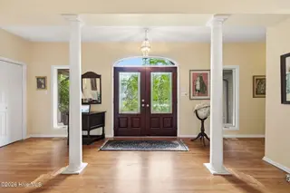 908 Sawgrass Court, New Bern, NC 28560 – photo 17: Grand double entry