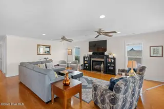 910 Canal Drive Unit B, Carolina Beach, NC 28428 — 4-bedroom condo, Carolina Beach, NC, photo 11 of 55: images-11