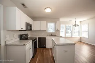 1008 S 10th Street, Wilmington, NC 28401 — 3-bedroom home in Downtown, Wilmington, NC, photo 12 of 29: 10thS1008-4kitDanL33A6342 copy