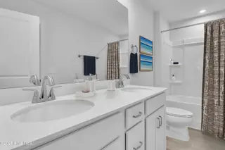 6223 Raystone Way 132, Leland, NC 28451 – photo 16: hall bath