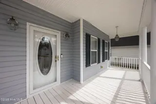 185 Crooked Run Drive, New Bern, NC 28560 – photo 4: 41-web-or-mls-0C0A5605