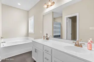 305 E Theriault Court, Jacksonville, NC 28540 – photo 14: 06 (16)