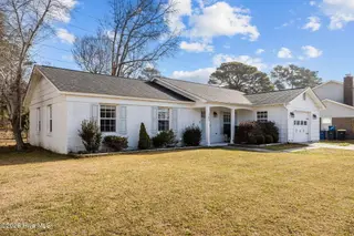 303 Greenbriar Drive, Jacksonville, NC 28546 – photo 4: 4-web-or-mls-303 Greenbriar Dr. 83