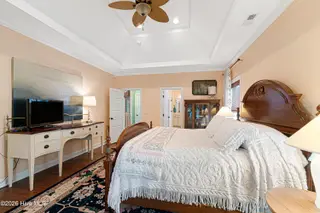 301 Hedrick Street, Beaufort, NC 28516 – photo 22: Primary suite with vaulted ceiling