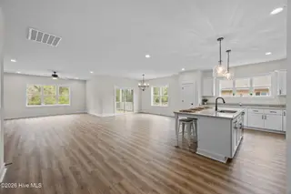 2124 Caracara Drive, New Bern, NC 28560 – photo 6: Main living area 5