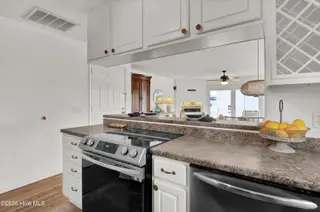 304 Causeway Drive Unit A, Wrightsville Beach, NC 28480 — 3-bedroom condo in Windswept, Wrightsville Beach, NC, photo 20 of 52