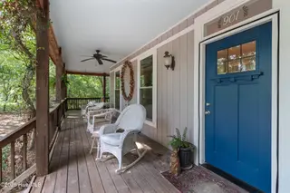 901 Riverview Drive, Burgaw, NC 28425 — 4-bedroom home in Alligator Lakes Estates, Burgaw, NC, photo 11 of 74: 7_front entryway