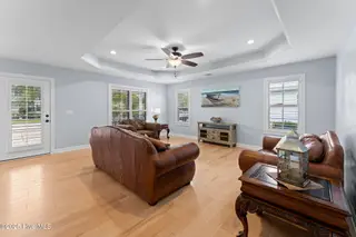 118 NW 11th Street, Oak Island, NC 28465 – photo 8: shniderproductions.com-1